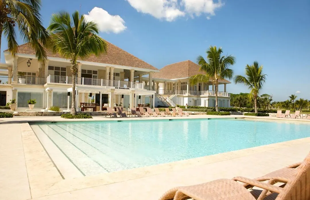 Tortuga Bay-1